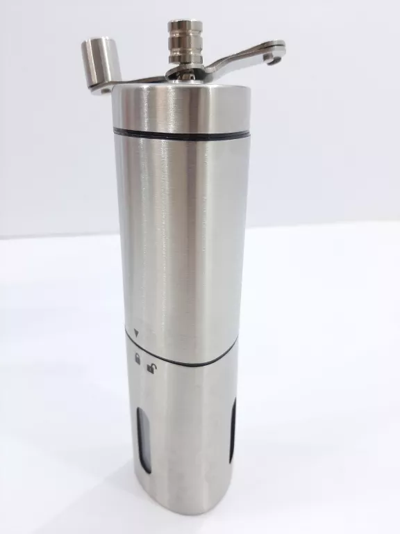 mlynek-do-kawy-reczny-duka-barista-marka-duka