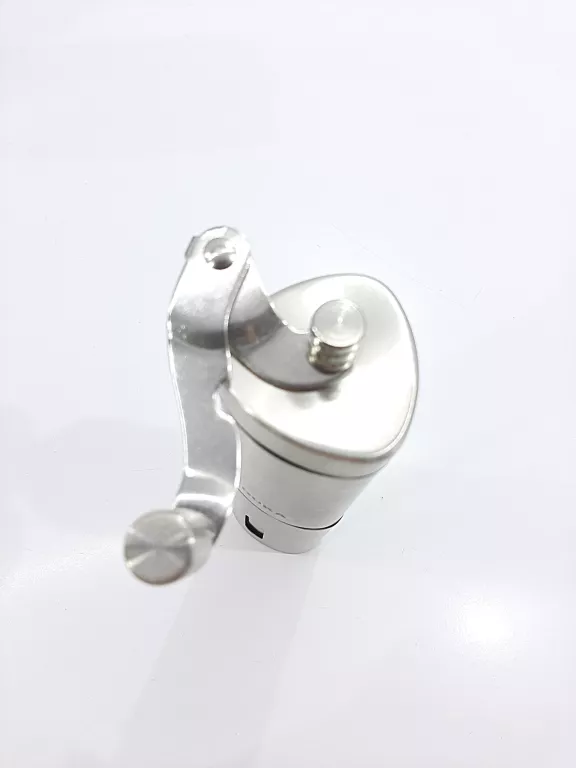 mlynek-do-kawy-reczny-duka-barista-model-barista