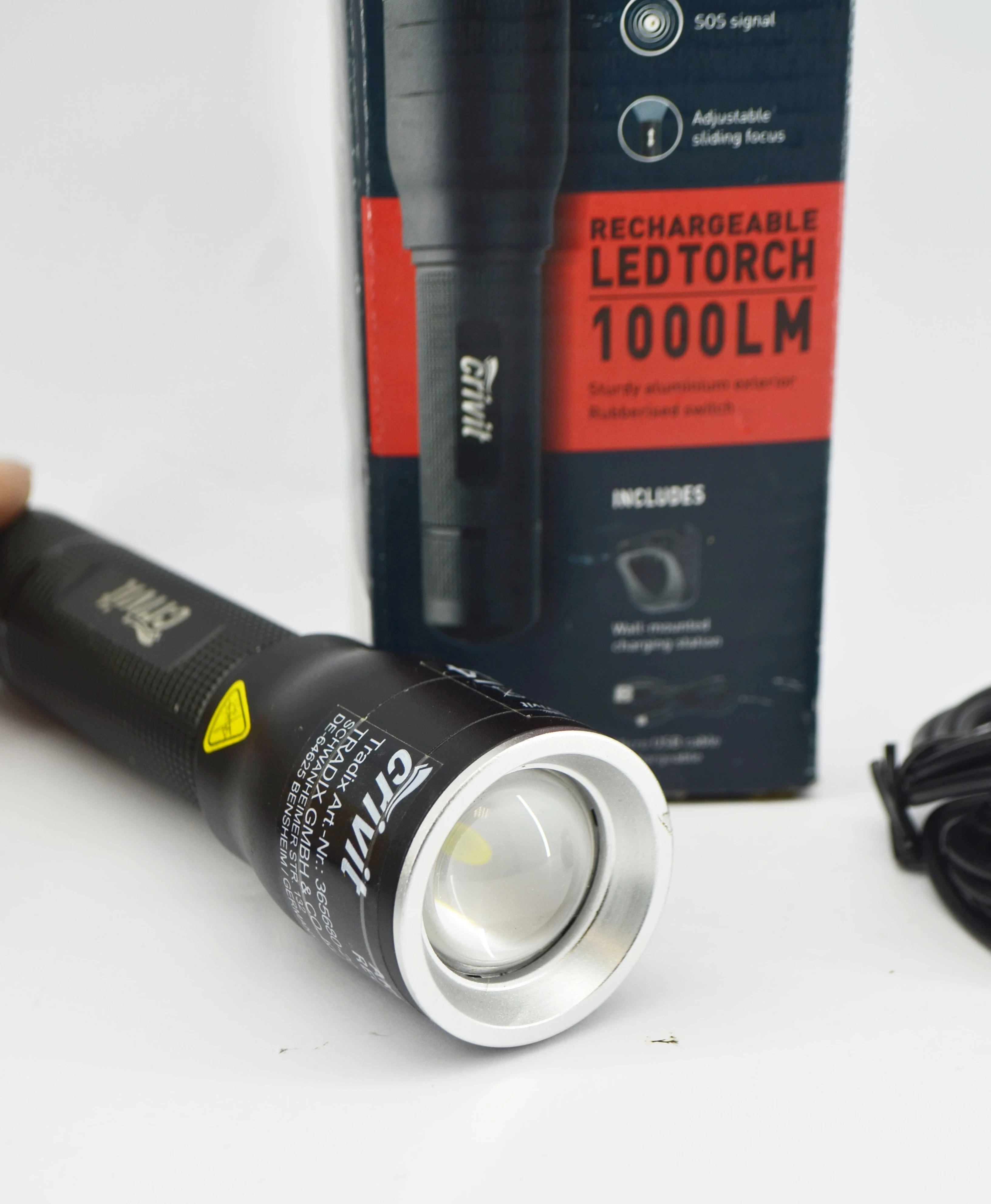 latarka-akumulatorowa-crivit-led-1000lm-stan-uzywany