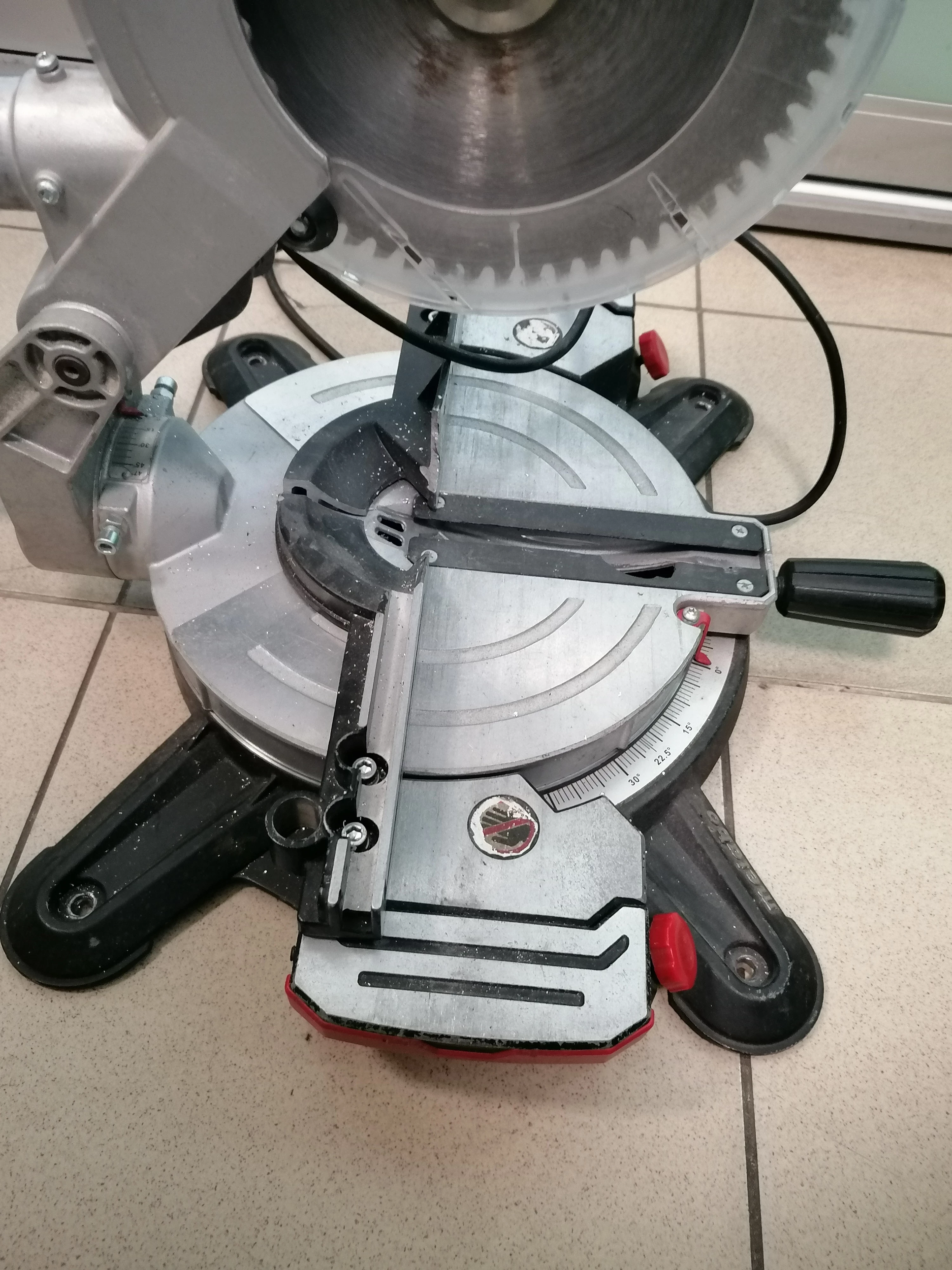 pila-ukosnica-metabo-ks-216-m-marka-metabo