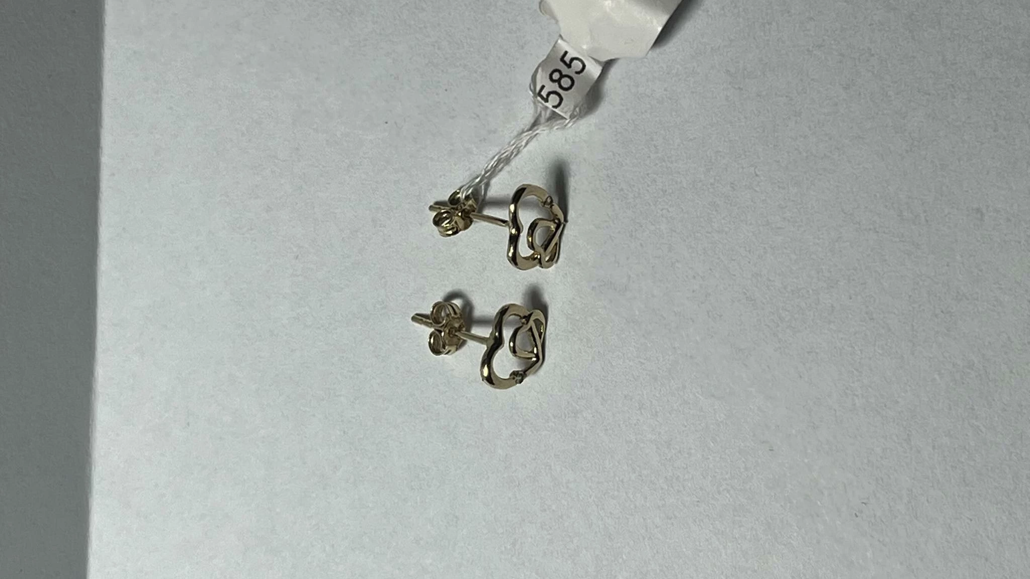 zlote-kolczyki-serduszka-material-zloto