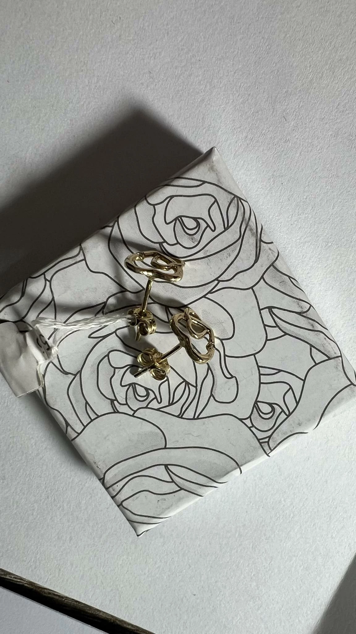 zlote-kolczyki-serduszka-kolor-dominujacy-zloty