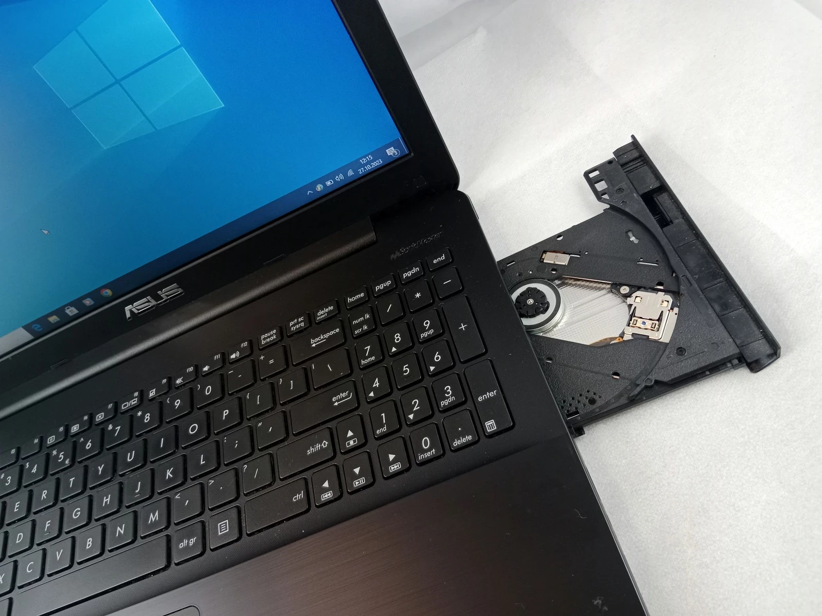 laptop-asus-f555l-intel-core-i3-4500-gb-typ-dysku-twardego-hdd