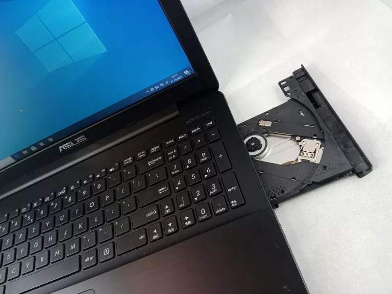 laptop-asus-f555l-intel-core-i3-4500-gb-typ-dysku-twardego-hdd