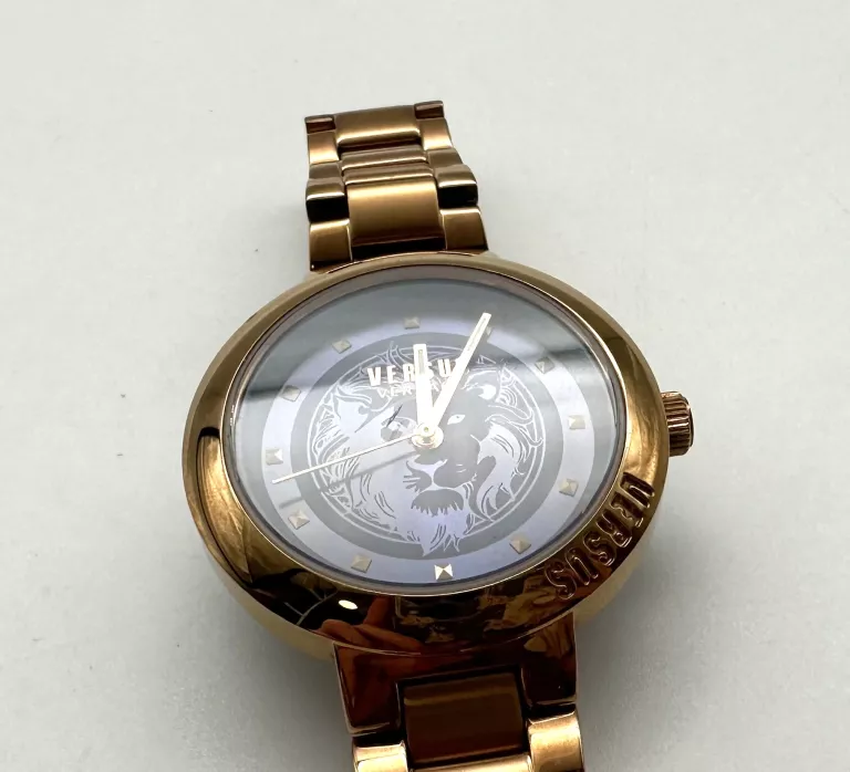 ZEGAREK VERSUS VERSACE BATIGNOLLES