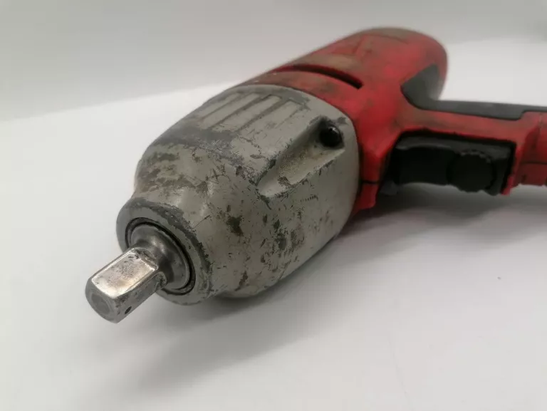 KLUCZ ELEKTRYCZNY UDAROWY MILWAUKEE IPWE 400RQ