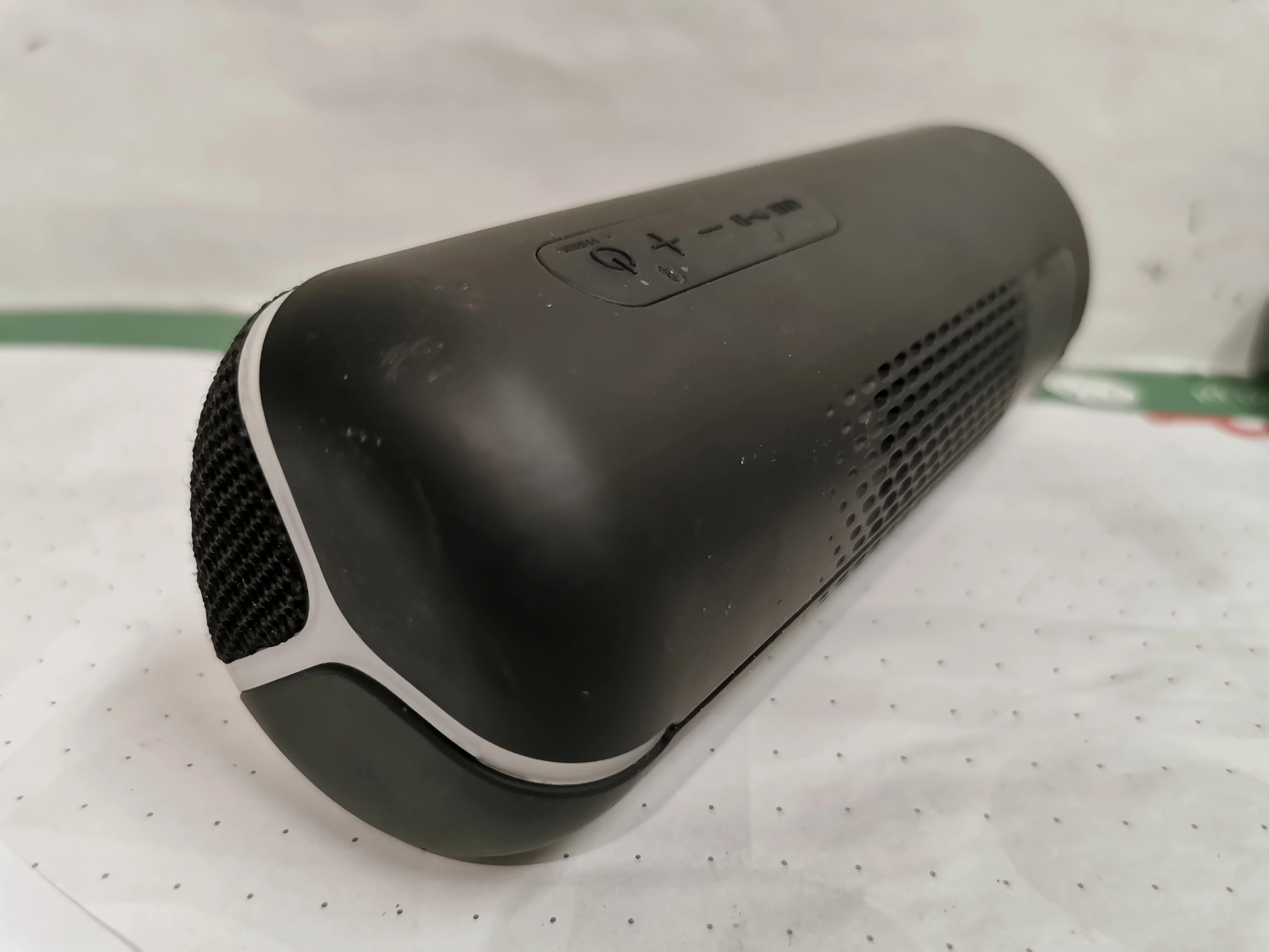 glosnik-przenosny-sony-srs-xb22-funkcje-odbieranie-polaczen