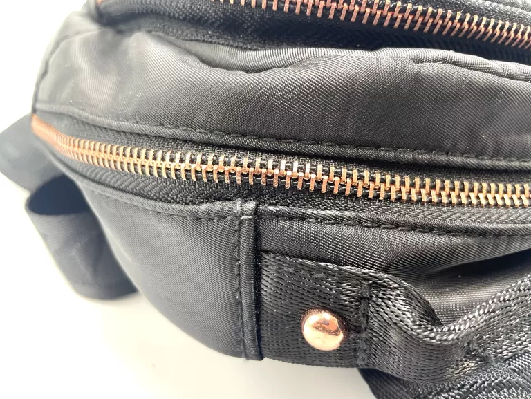 plecak-skechers-damski-maly-wzor-dominujacy-bez-wzoru