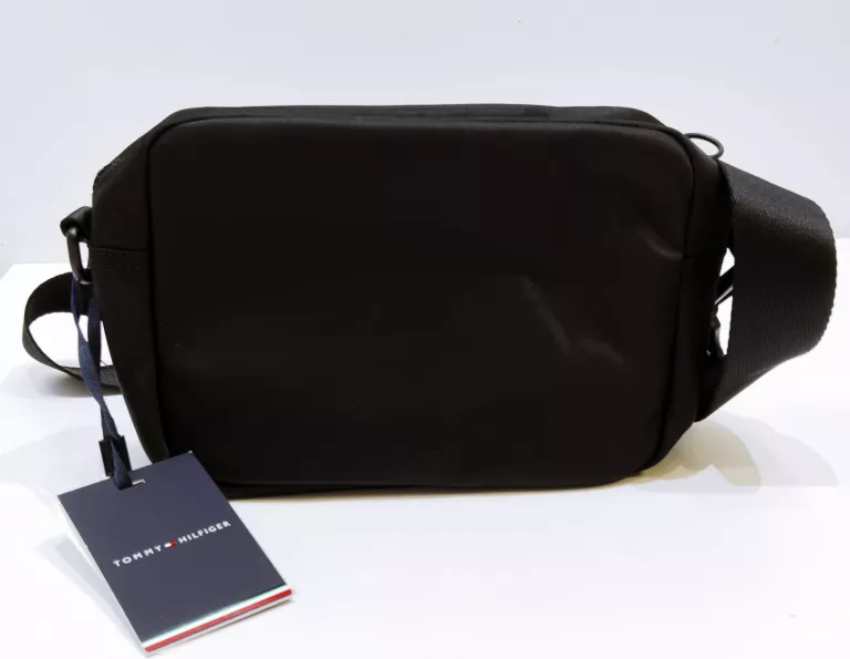 SASZETKA MONOTYPE EW REPORTER AM0AM11546 BLACK TOMMY HILFIGER