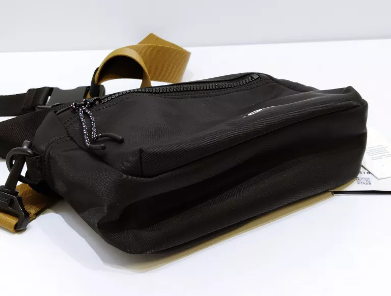 SASZETKA MONOTYPE EW REPORTER AM0AM11546 BLACK TOMMY HILFIGER