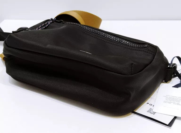 SASZETKA MONOTYPE EW REPORTER AM0AM11546 BLACK TOMMY HILFIGER