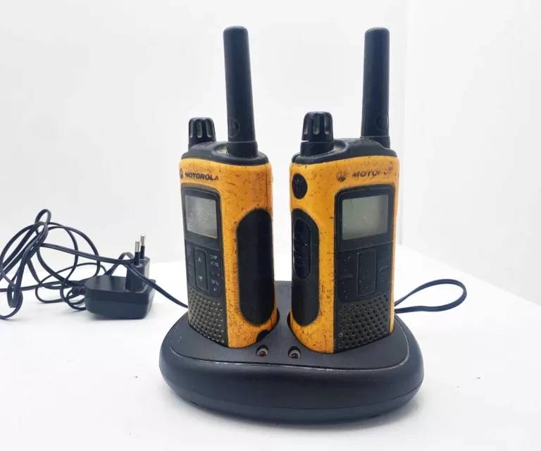 2X KRÓTKOFALÓWKA MOTOROLA TLKR + ŁADOWARKA
