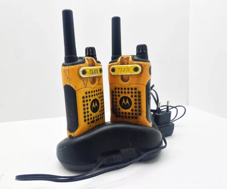 2X KRÓTKOFALÓWKA MOTOROLA TLKR + ŁADOWARKA