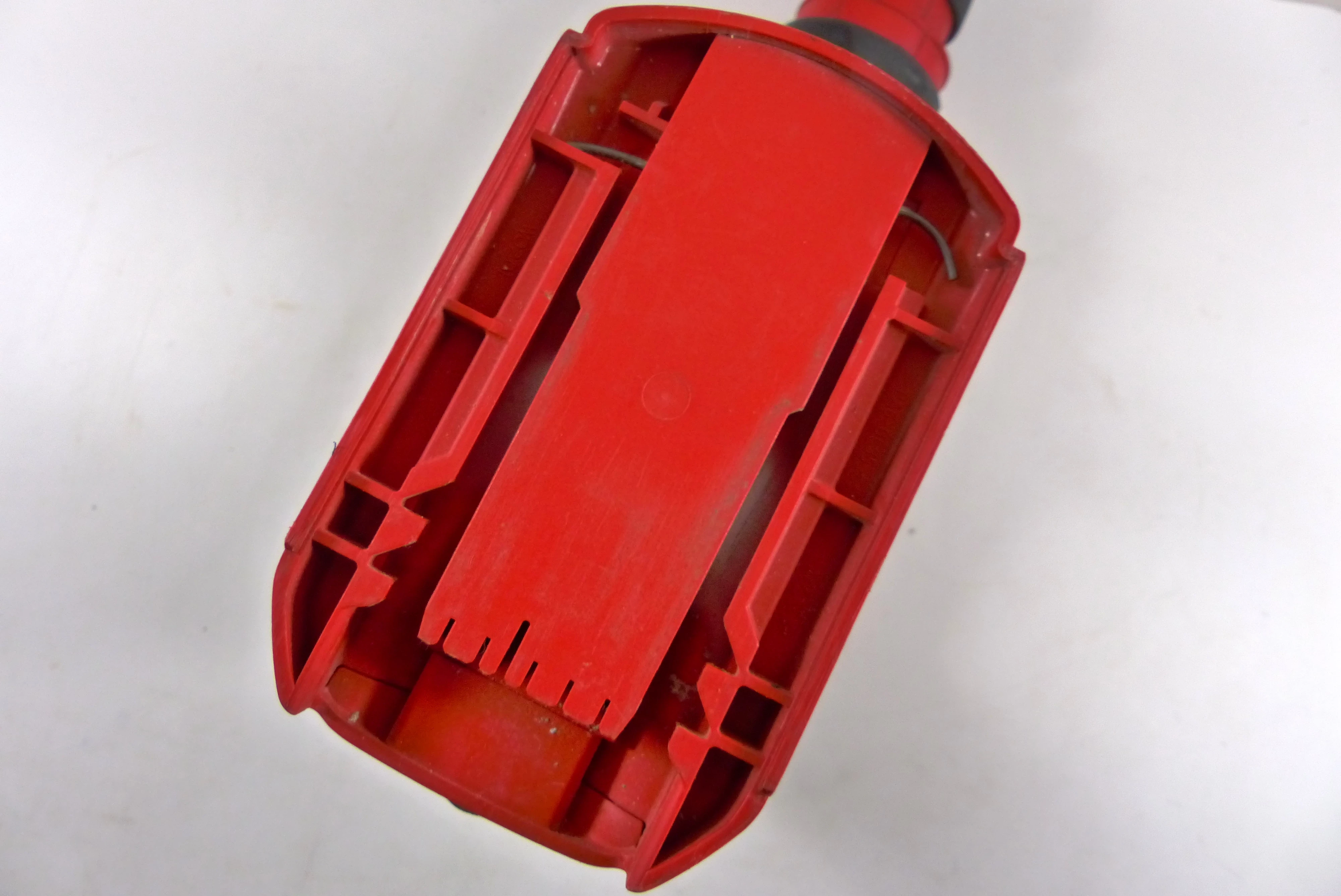 mlotowiertarka-hilti-te-2-a-energia-udaru-15