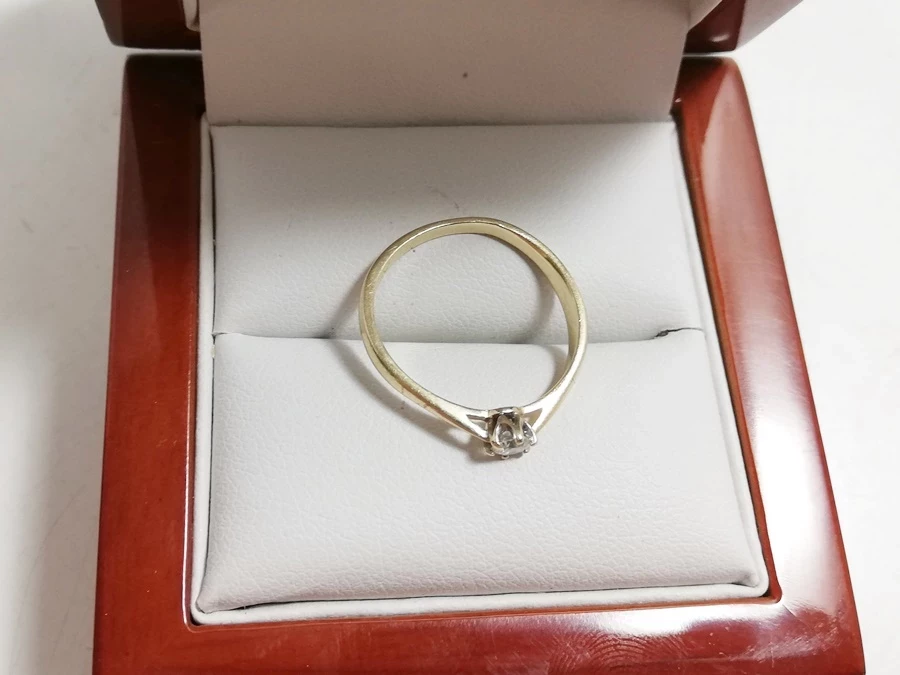 zloty-pierscionek-z-diamentem-585-152g-12r-waga-215