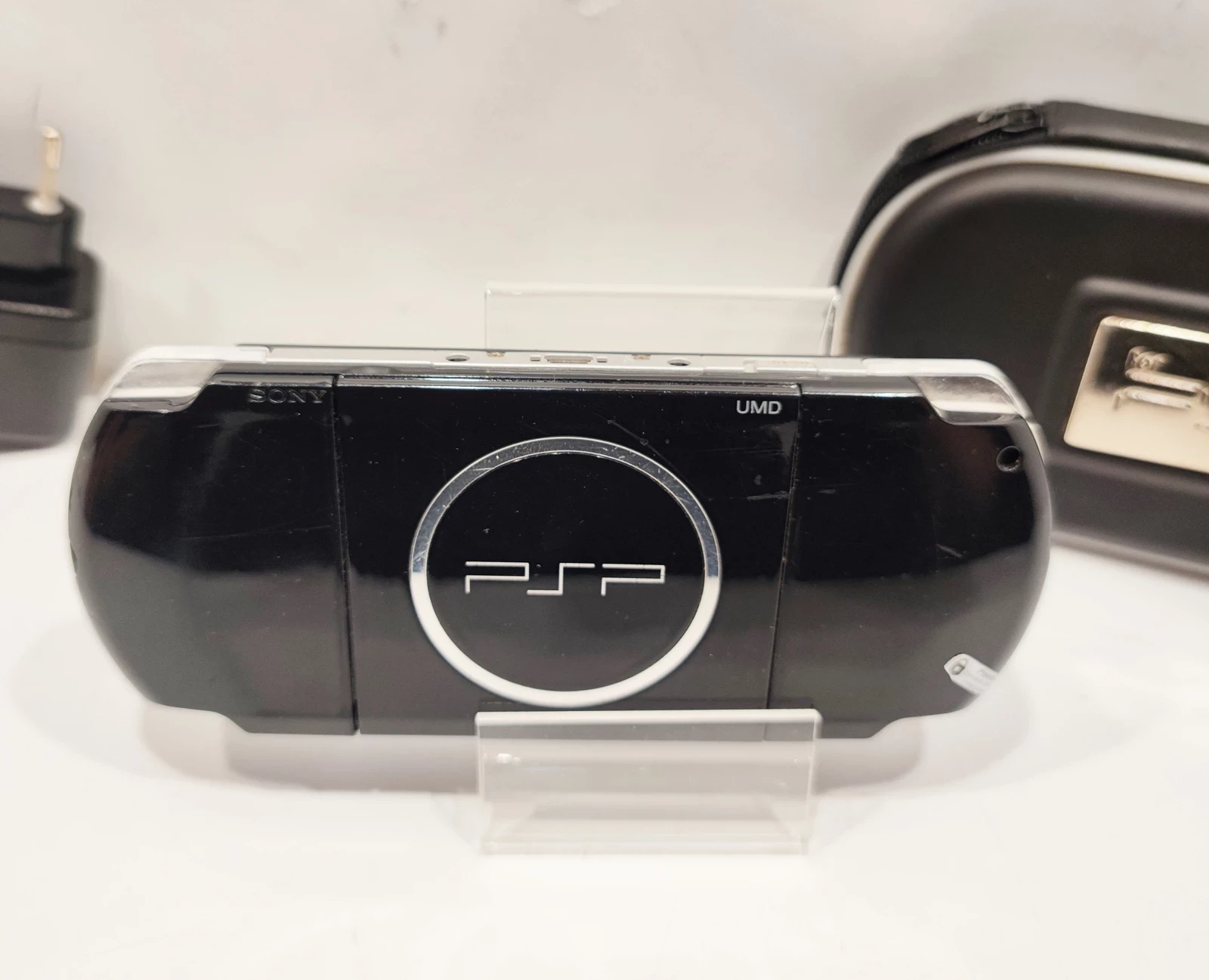 konsola-psp-z-etui-przerobiona-z-wgranymi-grami-wersja-konsoli-slim