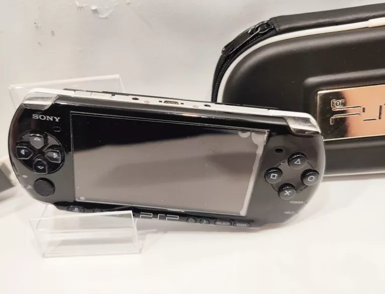 konsola-psp-z-etui-przerobiona-z-wgranymi-grami-stan-uzywany