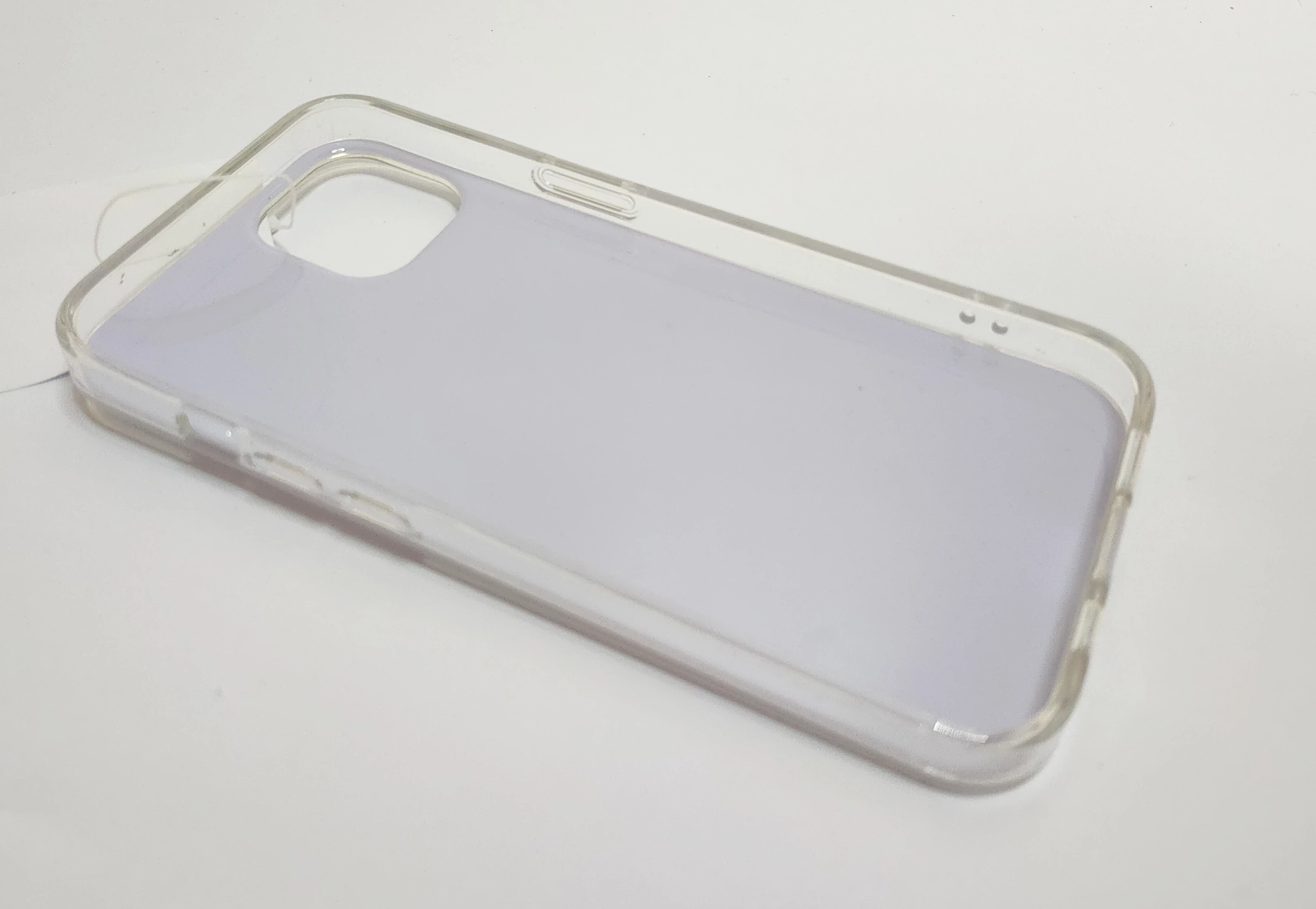 etui-guess-4g-3-d-iphone-12-12-pro-stan-11323-2