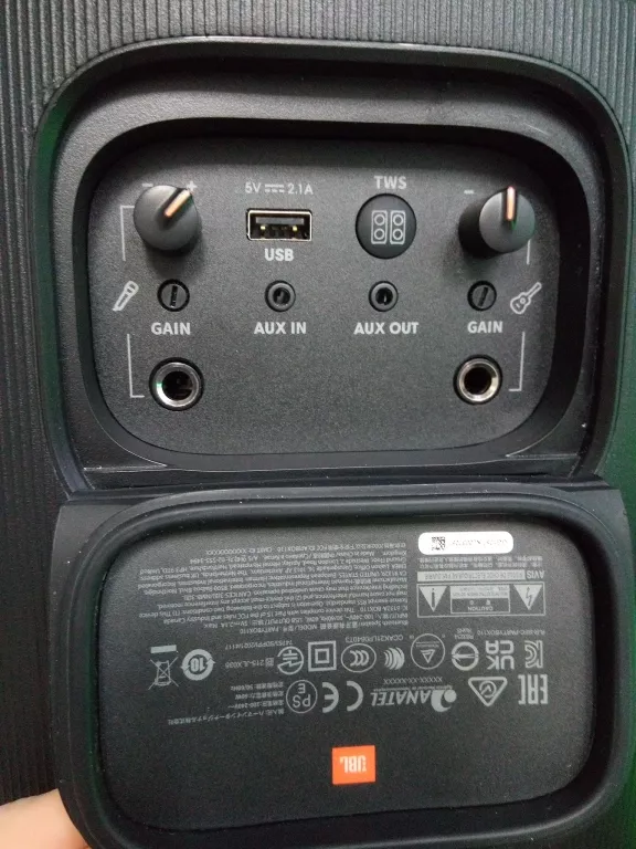 GŁOŚNIK PRZENOŚNY JBL PARTYBOX 110 CZARNY 160 W