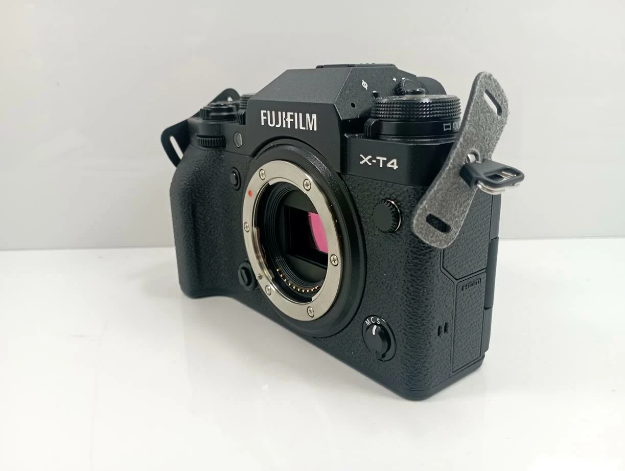 aparat-cyfrowy-bezlusterkowiec-fujifilm-x-t4-czarny-komplet-marka-fujifilm