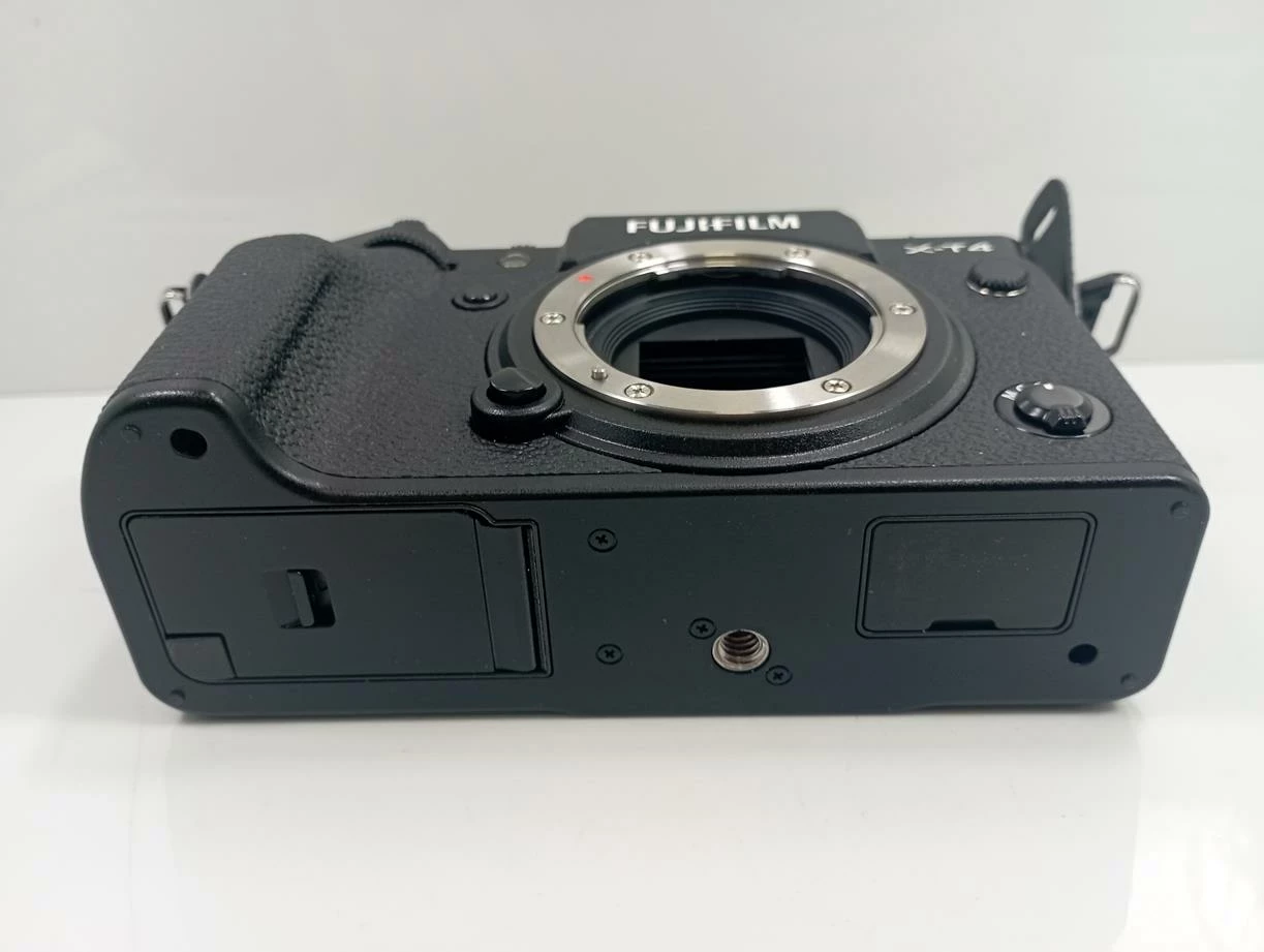 aparat-cyfrowy-bezlusterkowiec-fujifilm-x-t4-czarny-komplet-stabilizacja-mechaniczna-matrycy