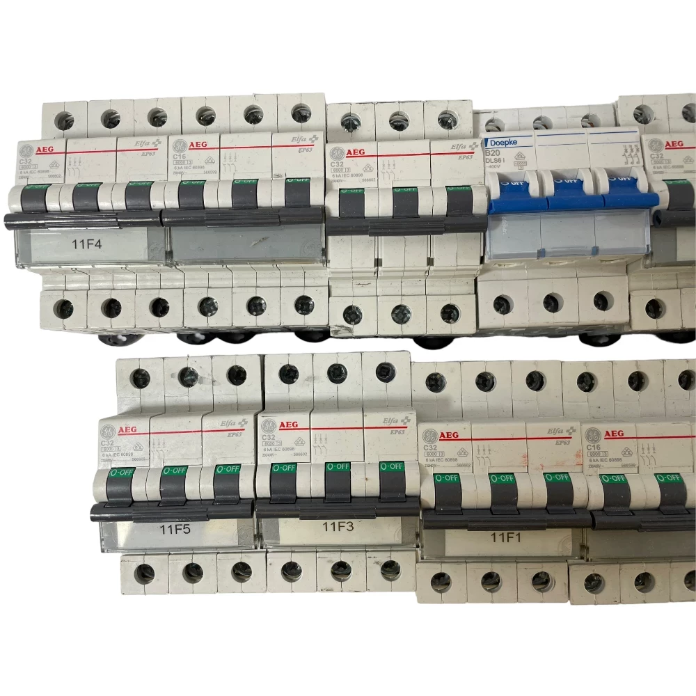 wylacznik-nadpradowy-aeg-c16-i-inne-zestaw-marka-aeg