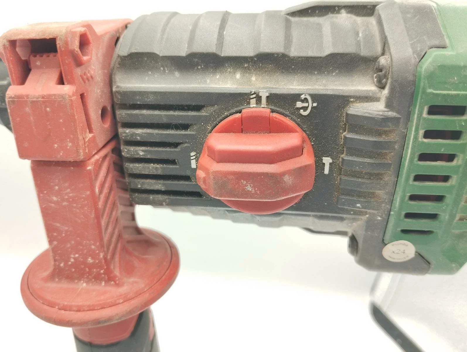 mlotowiertarka-parkside-sds-plus-iskrza-szczotki-funkcyjnosc-3-funkcyjny-wiercenie-z-i-bez-udaru-podkuwanie