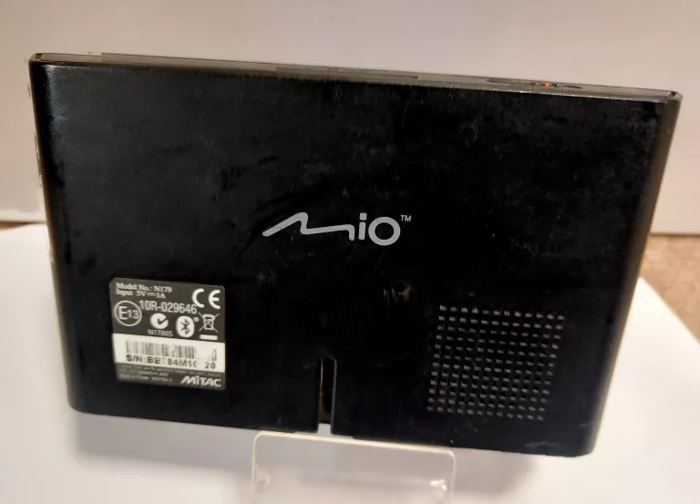 nawigacja-samochodowa-mio-n179-przekatna-ekranu-350