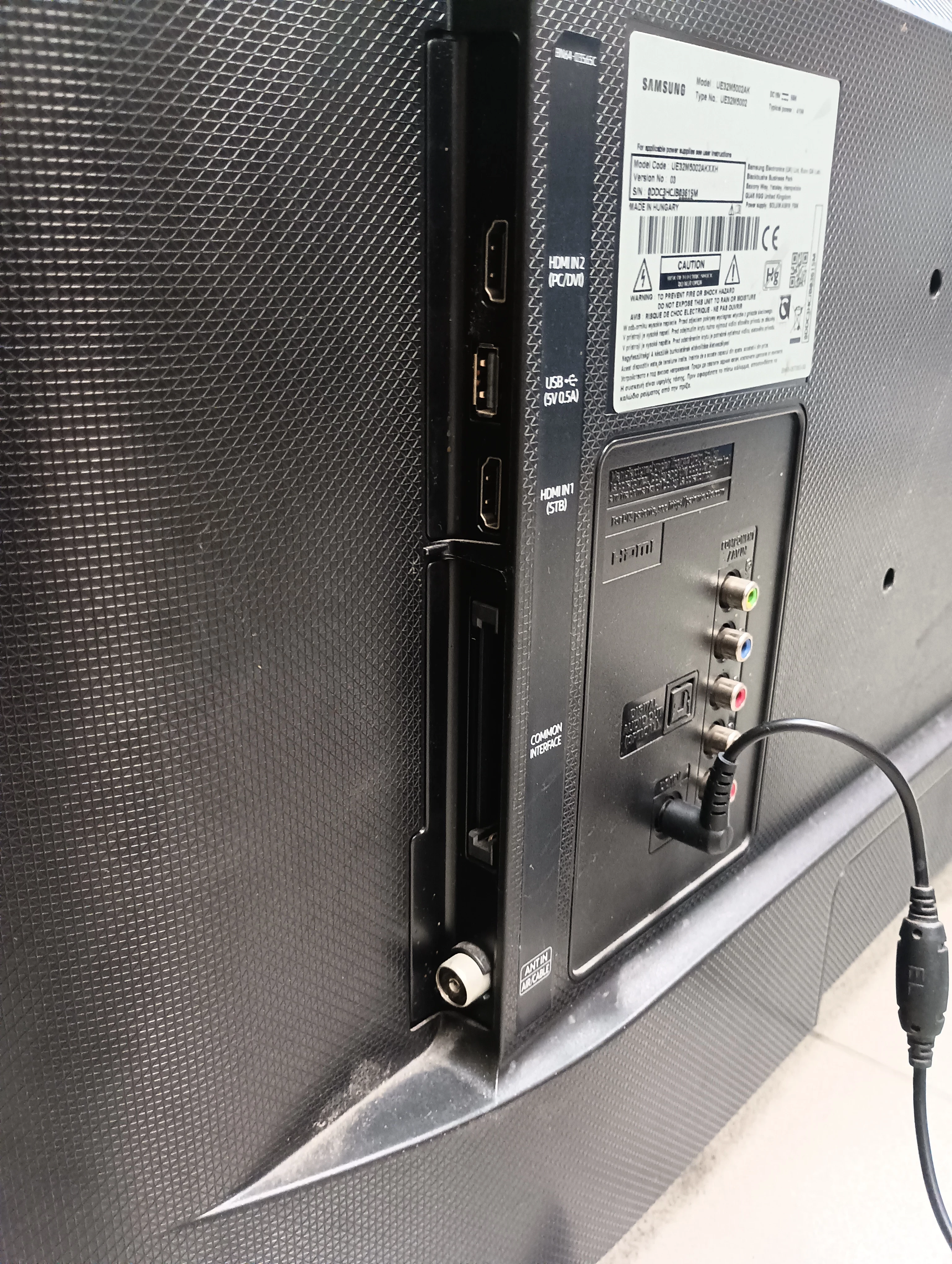 telewizor-samsung-ue32m5002ak-pilot-marka-samsung