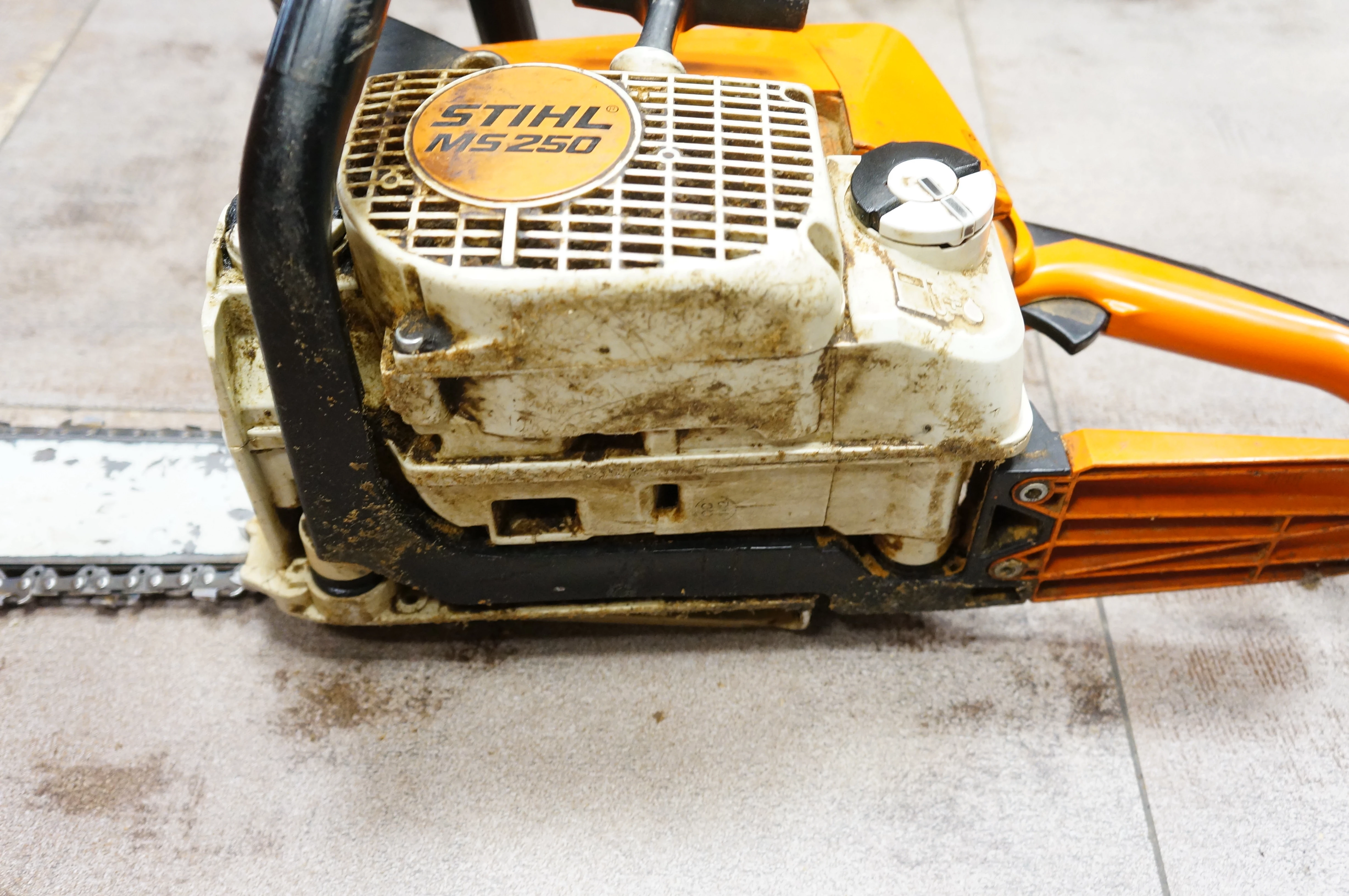 pila-spalinowa-stihl-ms-250-31-km-ean-gtin-4002829818916