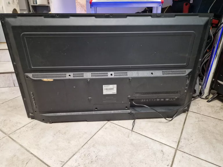 TV SHARP LC-40CFE5100 +PILOT