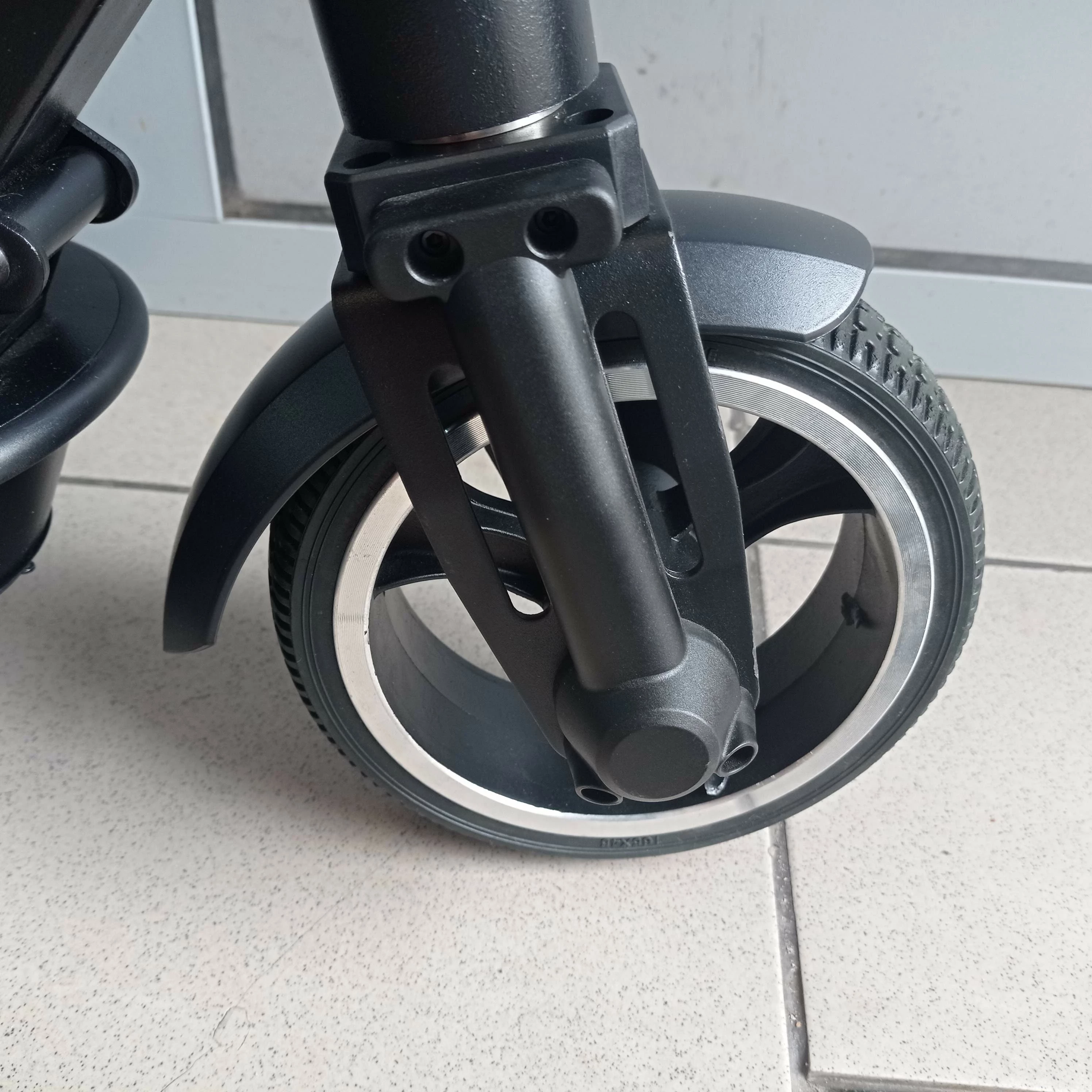 hulajnoga-elektryczna-emoko-ht-t2-warto-moc-silnika-250