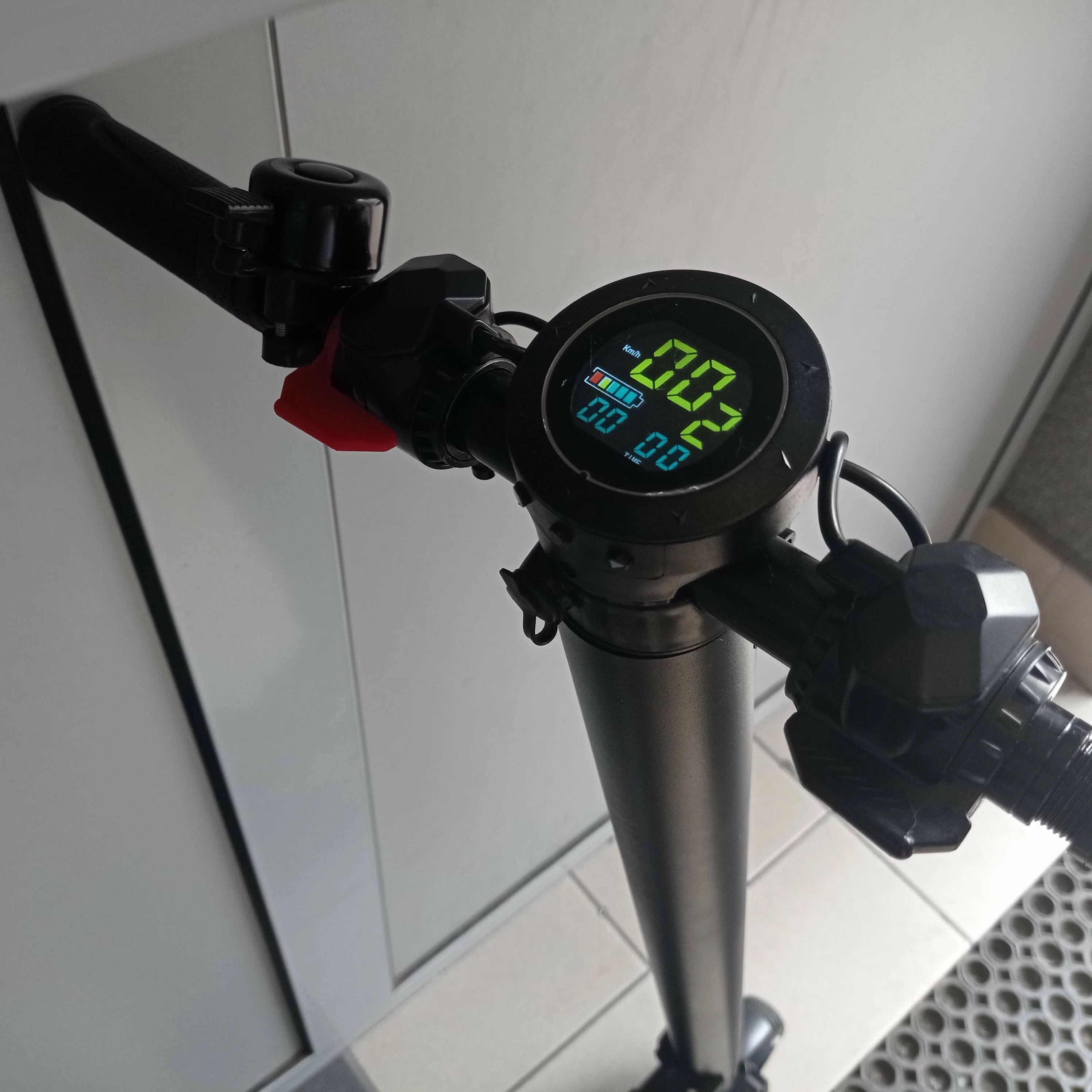 hulajnoga-elektryczna-emoko-ht-t2-warto-stan-powystawowy