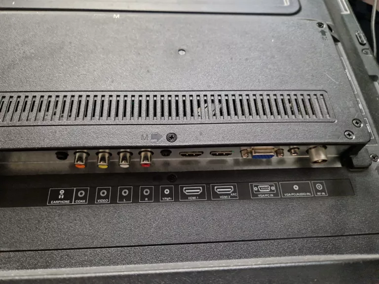 TV SHARP LC-40CFE5100 +PILOT