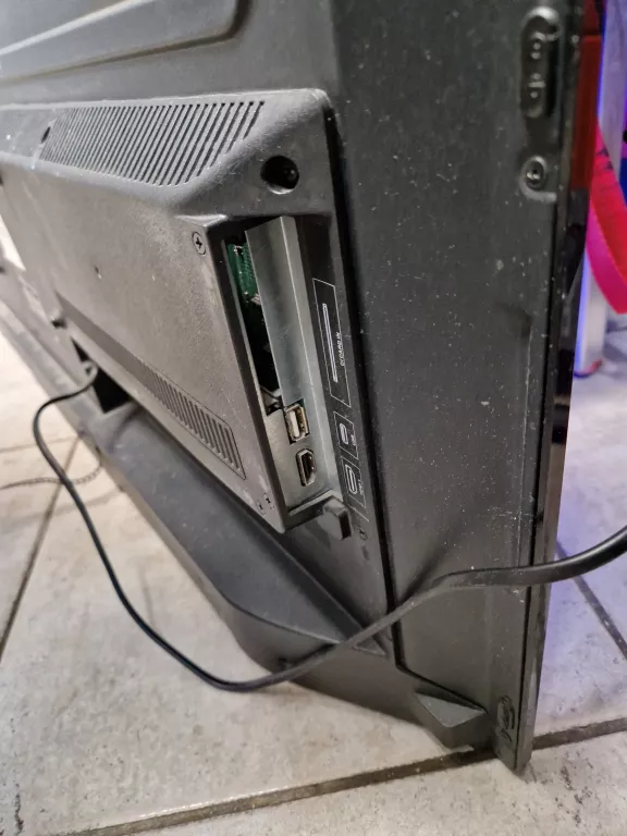 TV SHARP LC-40CFE5100 +PILOT