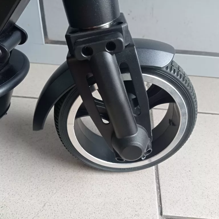 hulajnoga-elektryczna-emoko-ht-t2-warto-moc-silnika-250