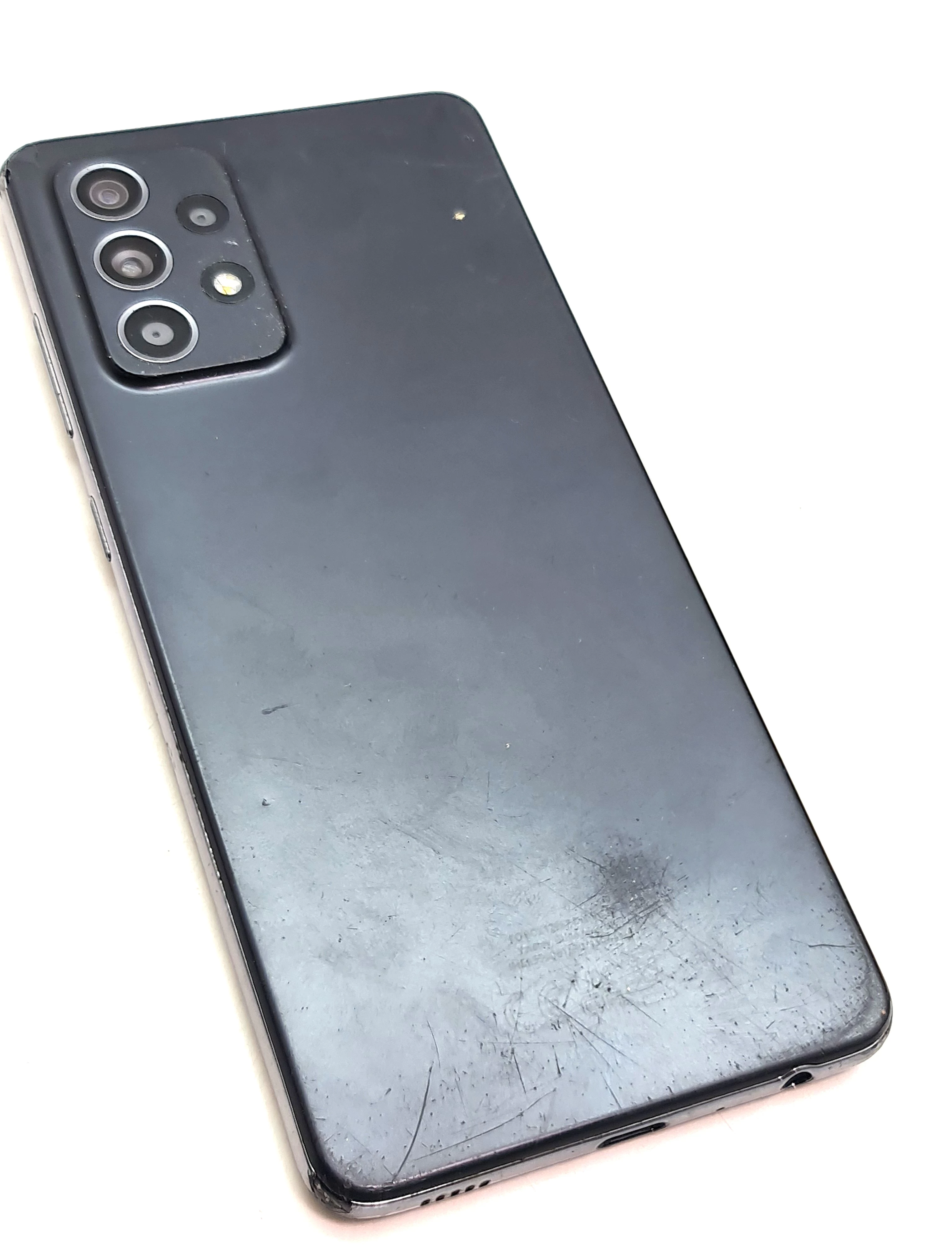 telefon-samsung-galaxy-a52s-5g-zablokowany-przekatna-ekranu-650