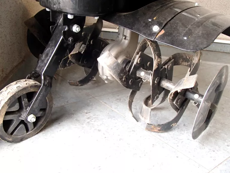 glebogryzarka-macallister-mtp625b-zasilanie-spalinowe