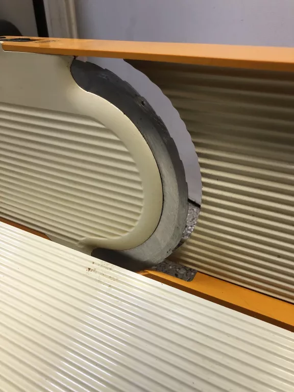 krajalnica-krups-kolor-dominujacy-bezowybrazowy