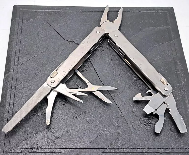 MULTITOOL VICTORINOX 24 W 1