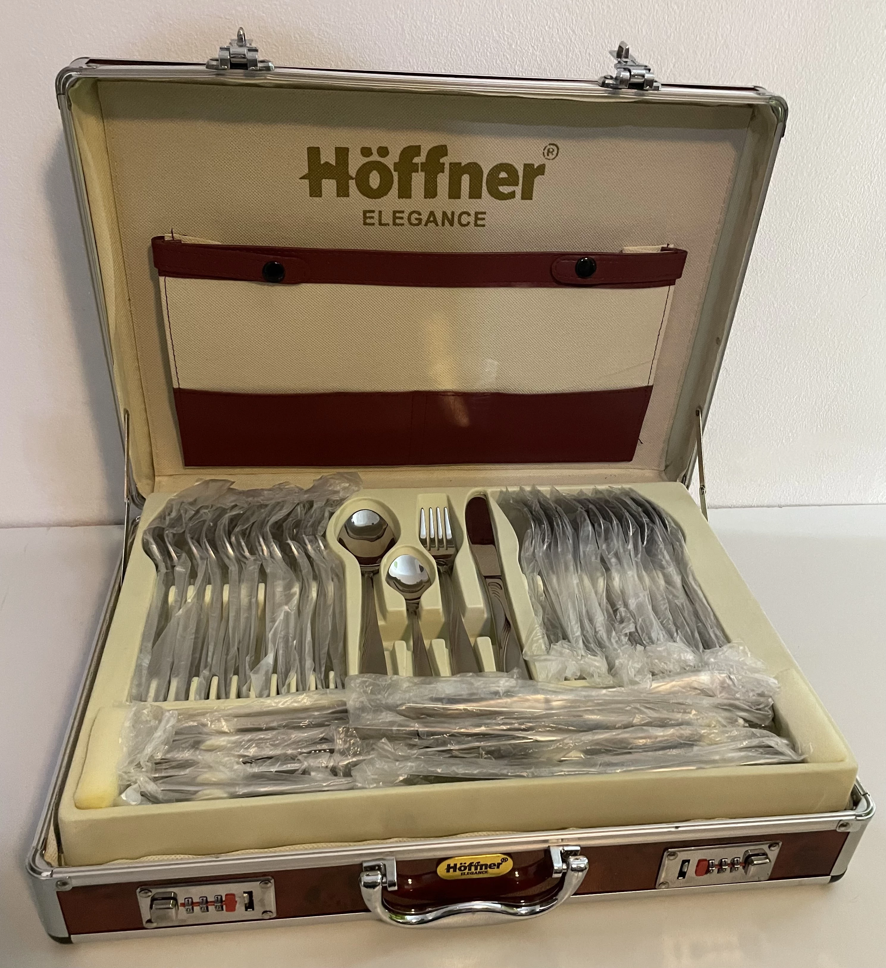 komplet-sztuccow-hoffner-elegance-72-el-walizka-liczba-osob-12