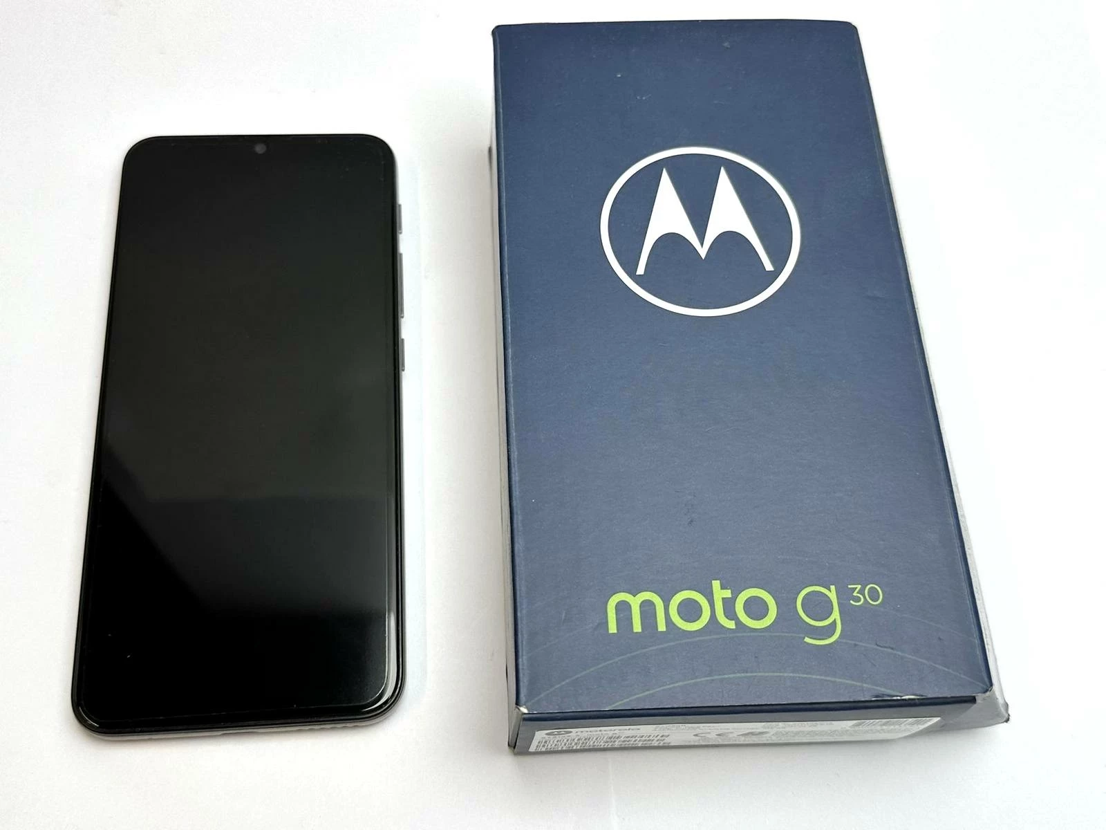 telefon-motorola-moto-g30-kolbe-1a-pila