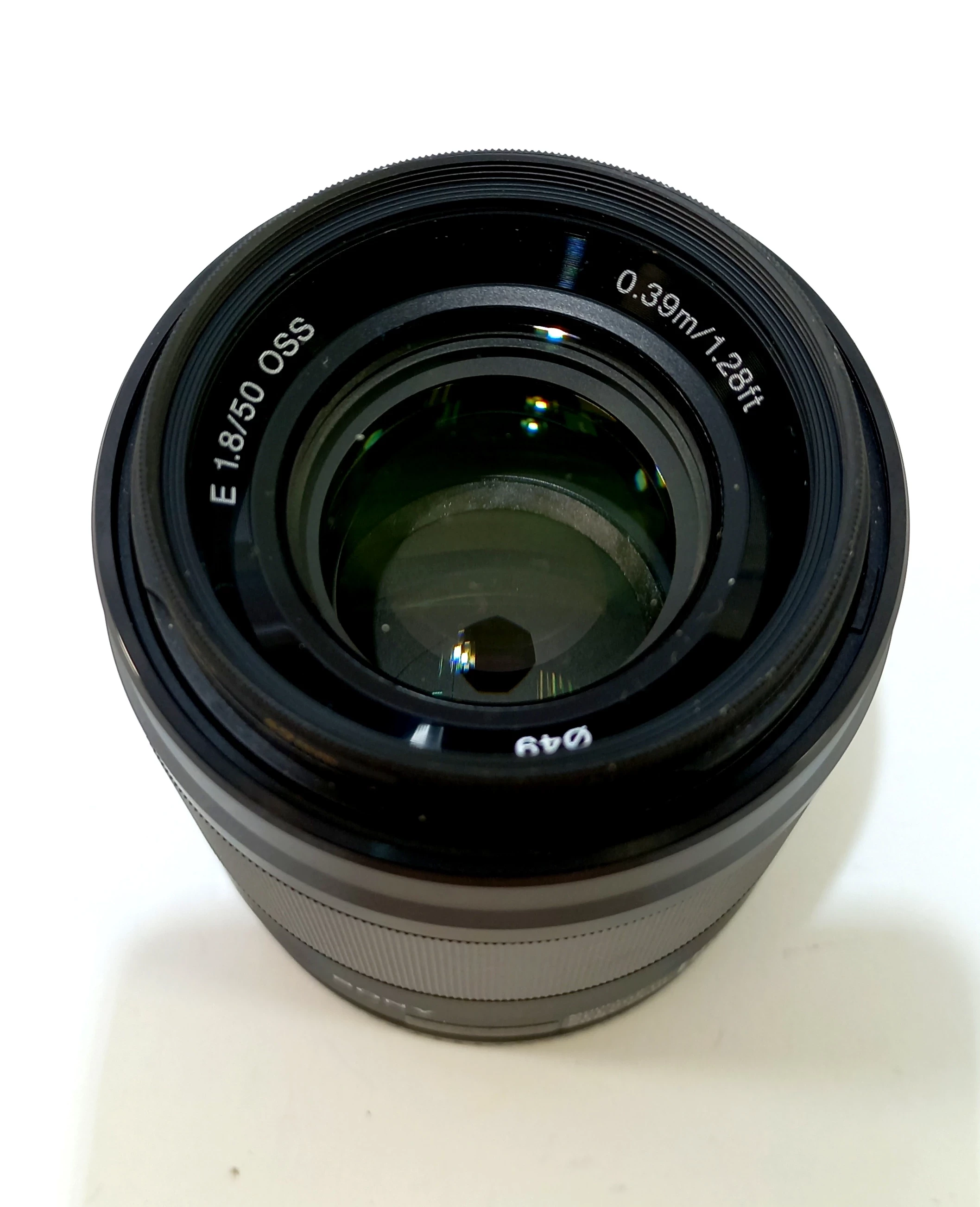 obiektyw-sony-e-sel-50f18-przyslona-f18