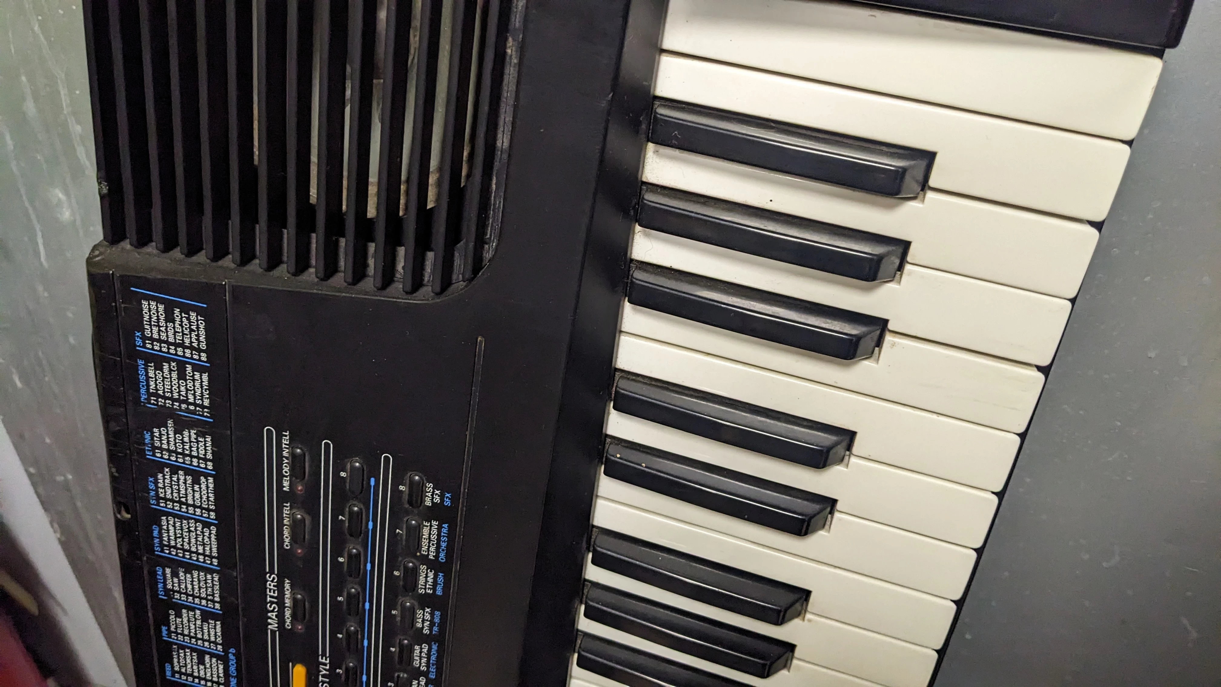 keyboard-roland-e16-uszkodzony-model-e-16