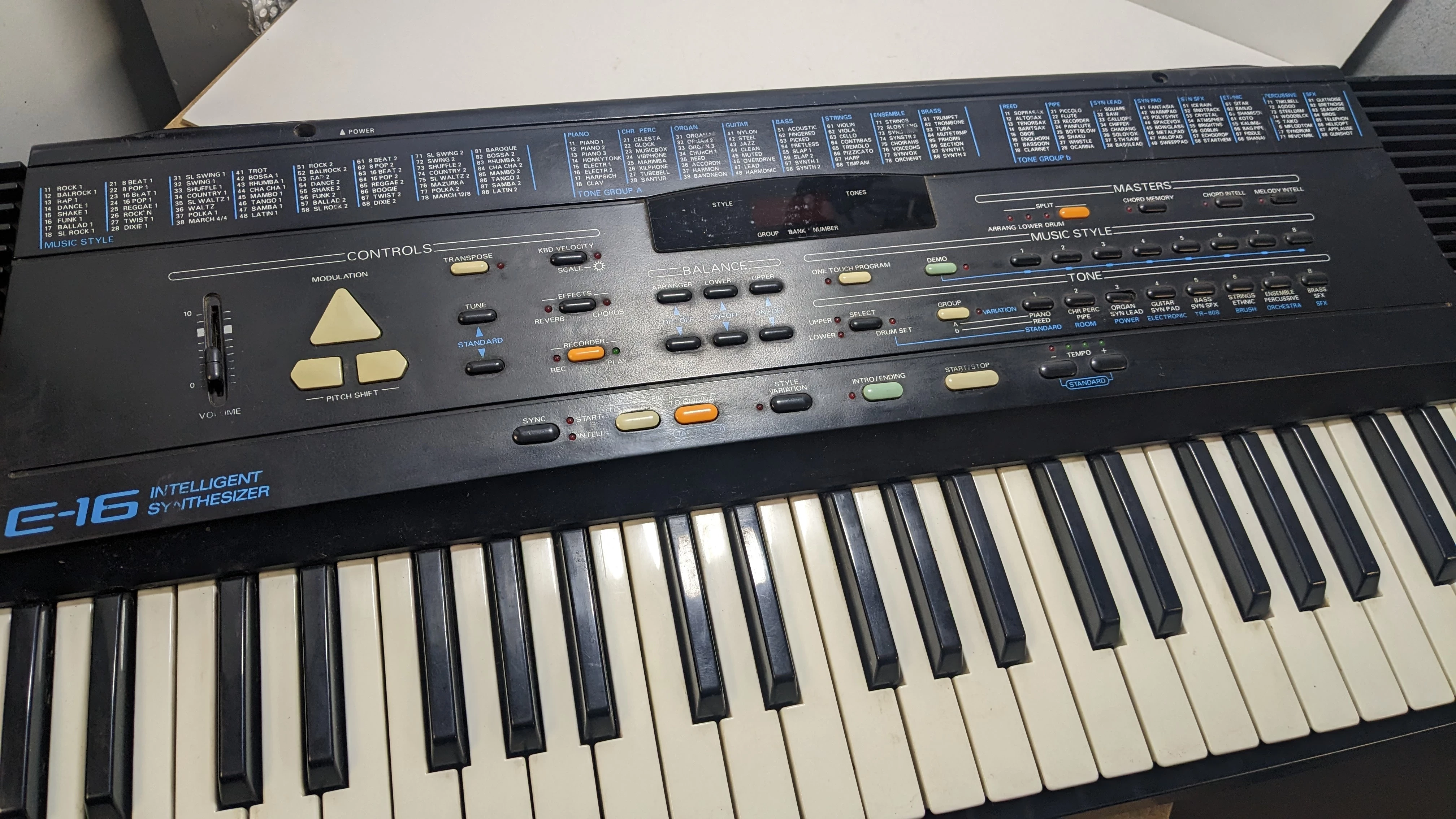 keyboard-roland-e16-uszkodzony-osiedle-niepodleglosci-1-krakow