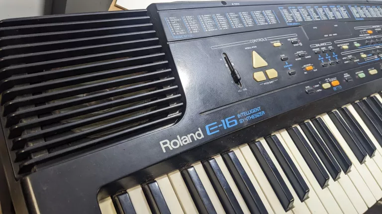 keyboard-roland-e16-uszkodzony-product-id-55c24fe3-a5a5-48e4-a9d4-5b7997d78540
