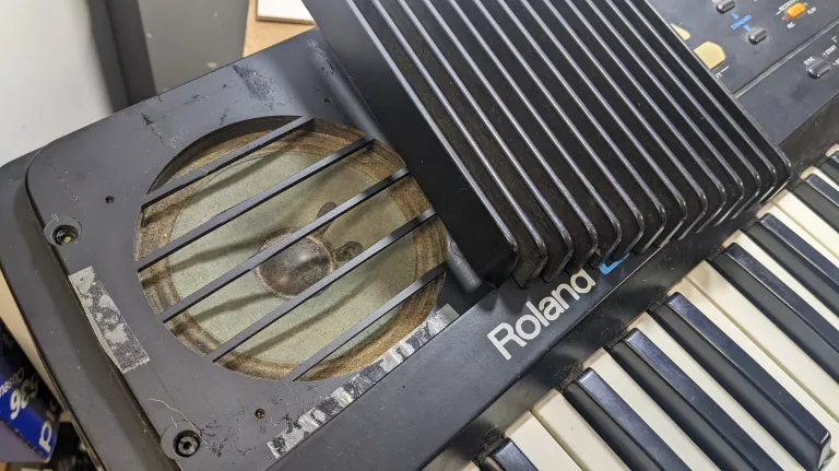 keyboard-roland-e16-uszkodzony-marka-roland