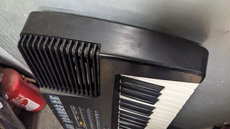 keyboard-roland-e16-uszkodzony-marka-roland