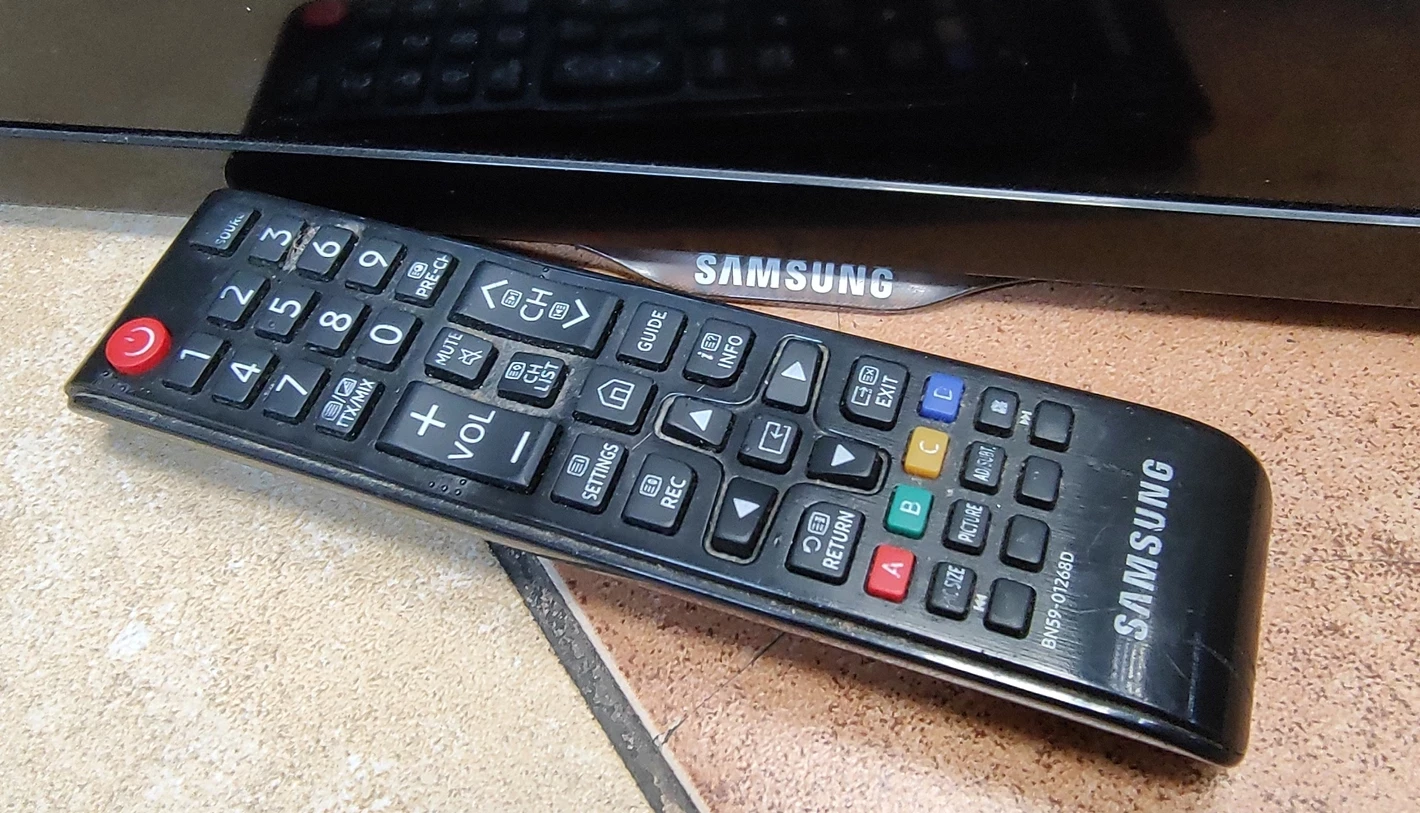 telewizor-samsung-ue42f53300aw-smart-tv-przekatna-ekranu-cale-42