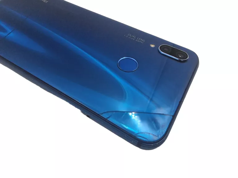 HUWAEI HUAWEI P20 LITE 4/64 GB 5,84' 3000 MAH OPIS !